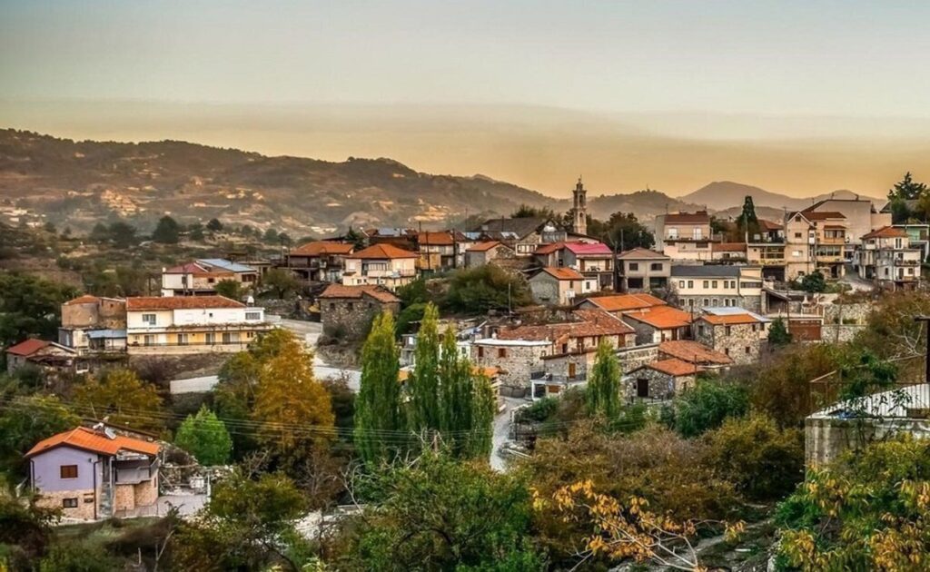 Αύριο η Σαλαμιού διοργανώνει χοροεσπερίδα με μουσική, πλούσιο μπουφέ και ρέσι.