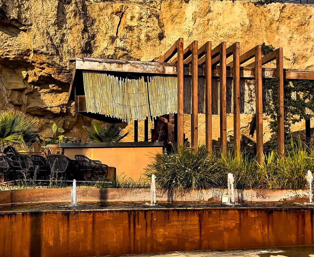 Η ανανεωμένη Πλατεία Μουττάλου