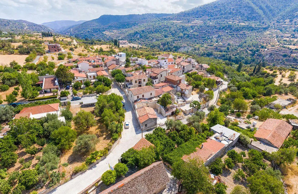 Δωρός: Ένα κρασοχώρι με μπόλικη ιστορία, «εξοχικό» χαρακτήρα και τοπική φιλοξενία