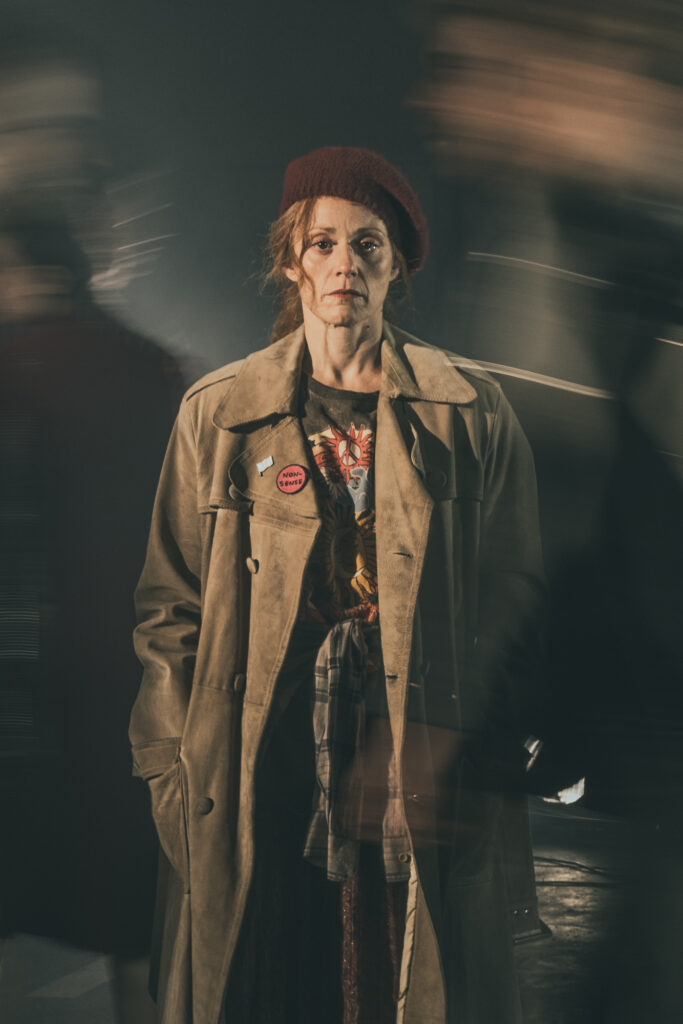 &laquo;&Sigma;&rsquo; &epsilon;&sigma;ά&sigmaf; &pi;&omicron;&upsilon; &mu;&epsilon; &alpha;&kappa;&omicron;ύ&tau;&epsilon;&raquo;: &Eta; &Nu;έ&alpha; &Sigma;&kappa;&eta;&nu;ή &laquo;&Nu;ί&kappa;&omicron;&sigmaf; &Chi;&alpha;&rho;&alpha;&lambda;ά&mu;&pi;&omicron;&upsilon;&sigmaf;&raquo; &pi;&alpha;&rho;&omicron;&upsilon;&sigma;&iota;ά&zeta;&epsilon;&iota; &tau;&eta;&nu; &pi;&alpha;&rho;ά&sigma;&tau;&alpha;&sigma;&eta; &tau;&eta;&sigmaf; &Lambda;&omicron;ύ&lambda;&alpha;&sigmaf; &Alpha;&nu;&alpha;&gamma;&nu;&omega;&sigma;&tau;ά&kappa;&eta;&raquo;