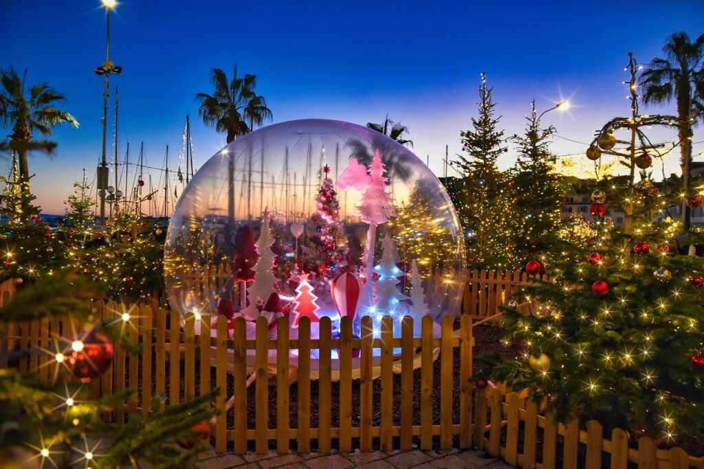 &Eta; &mu;&alpha;&gamma;&epsilon;ί&alpha; &tau;&omega;&nu; &Chi;&rho;&iota;&sigma;&tau;&omicron;&upsilon;&gamma;&epsilon;&nu;&nu;&iota;ά&tau;&iota;&kappa;&omega;&nu; &chi;&omega;&rho;&iota;ώ&nu; &pi;&rho;&omicron;&kappa;&alpha;&lambda;&epsilon;ί &alpha;&upsilon;&xi;&eta;&mu;έ&nu;&eta; &kappa;ί&nu;&eta;&sigma;&eta; &sigma;&tau;&omicron;&upsilon;&sigmaf; &delta;&rho;ό&mu;&omicron;&upsilon;&sigmaf;