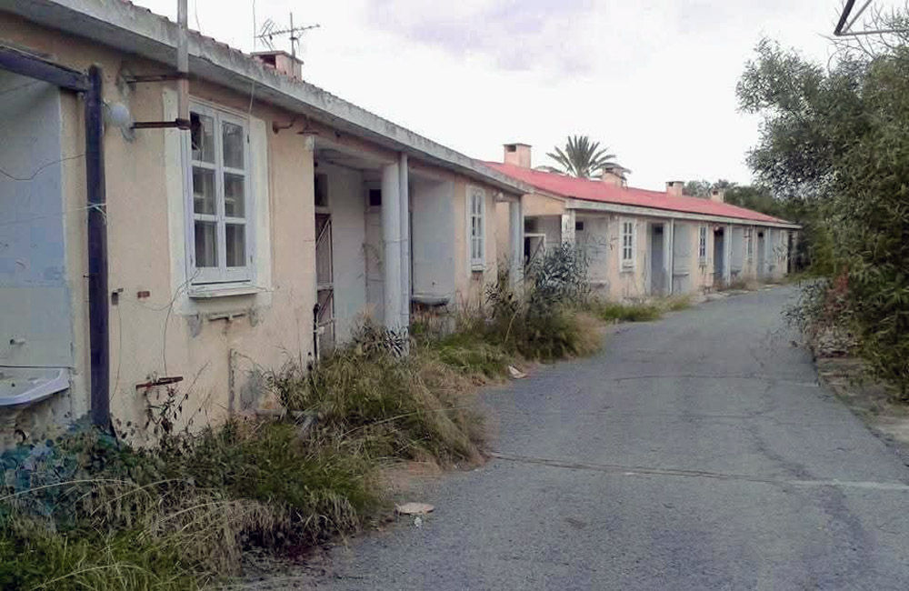 Ό&tau;&alpha;&nu; &eta; &Kappa;ύ&pi;&rho;&omicron;&sigmaf; &laquo;έ&kappa;&rho;&upsilon;&psi;&epsilon;&raquo; &tau;&omicron;&nu; &phi;ό&beta;&omicron;: &Eta; &iota;&sigma;&tau;&omicron;&rho;ί&alpha; &tau;&omicron;&upsilon; &lambda;&epsilon;&pi;&rho;&omicron;&kappa;&omicron;&mu;&epsilon;ί&omicron;&upsilon; &kappa;&alpha;&iota; &tau;&omega;&nu; &alpha;&nu;&theta;&rho;ώ&pi;&omega;&nu; &pi;ί&sigma;&omega; &alpha;&pi;ό &tau;&eta;&nu; &alpha;&rho;&rho;ώ&sigma;&tau;&iota;&alpha;