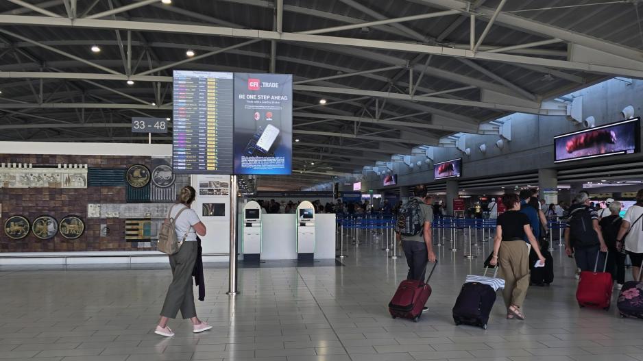 &Pi;ά&mu;&epsilon;&hellip; &pi;&alpha;&nu;&tau;&omicron;ύ: &Eta; &Kappa;ύ&pi;&rho;&omicron;&sigmaf; &sigma;&tau;&eta;&nu; &kappa;&omicron;&rho;&upsilon;&phi;ή &tau;&omega;&nu; &mu;&epsilon;&tau;&alpha;&phi;&omicron;&rho;ώ&nu; &sigma;&tau;&eta;&nu; &Epsilon;&Epsilon;