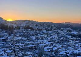 &Pi;&epsilon;&rho;&iota;&pi;έ&zeta;&omicron;&upsilon;&nu; &tau;&omicron;&nu; &kappa;ό&sigma;&mu;&omicron; &mu;&epsilon; &chi;&iota;ό&nu;&iota; έ&chi;&epsilon;&iota; &mu;&epsilon; &tau;ί&pi;&omicron;&tau;&epsilon;, &omicron;ύ&lambda;&lambda;&alpha; &psi;έ&mu;&alpha;&tau;&alpha;!