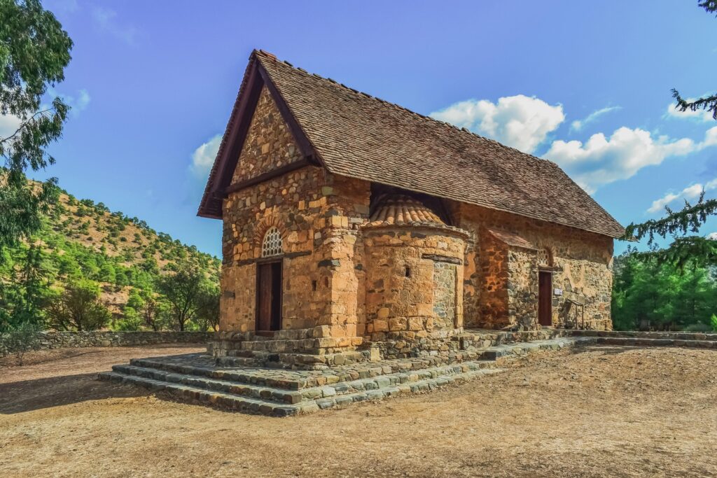 &Pi;&alpha;&nu;&alpha;&gamma;ί&alpha; &Phi;&omicron;&rho;&beta;&iota;ώ&tau;&iota;&sigma;&sigma;&alpha; &sigma;&tau;&omicron; &Nu;&iota;&kappa;&eta;&tau;ά&rho;&iota;: Έ&nu;&alpha;&sigmaf; &kappa;&rho;&upsilon;&phi;ό&sigmaf; &theta;&rho;&eta;&sigma;&kappa;&epsilon;&upsilon;&tau;&iota;&kappa;ό&sigmaf; &theta;&eta;&sigma;&alpha;&upsilon;&rho;ό&sigmaf; &sigma;&tau;&omicron; &beta;&omicron;&upsilon;&nu;ό