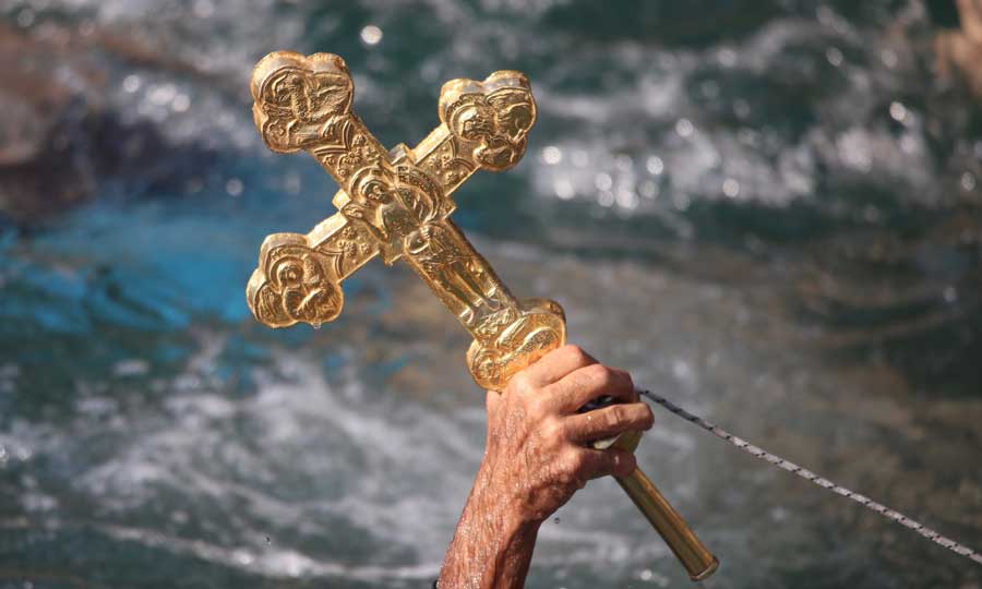 7+1 &delta;&iota;&alpha;&phi;&omicron;&rho;&epsilon;&tau;&iota;&kappa;έ&sigmaf; &pi;&epsilon;&rho;&iota;&omicron;&chi;έ&sigmaf; &sigma;&tau;&eta;&nu; &Kappa;ύ&pi;&rho;&omicron;, &pi;&omicron;&upsilon; &theta;&alpha; &gamma;&iota;&omicron;&rho;&tau;ά&sigma;&omicron;&upsilon;&nu; &tau;&alpha; &Theta;&epsilon;&omicron;&phi;ά&nu;&iota;&alpha;