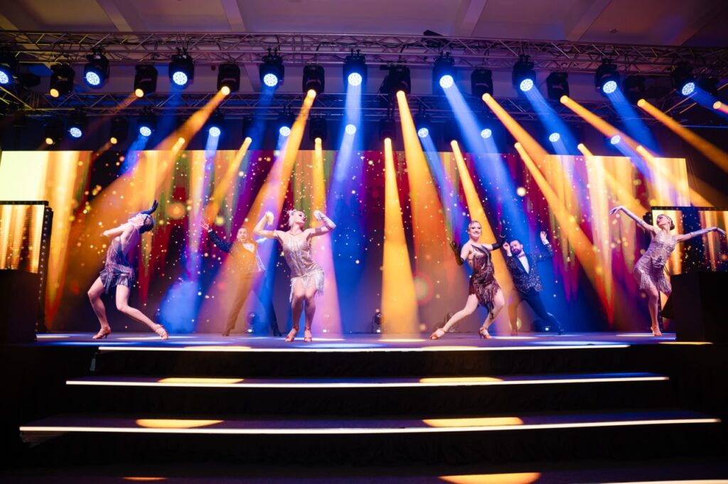 &Tau;&omicron; City of Dreams Mediterranean &tau;ί&mu;&eta;&sigma;&epsilon; &tau;&omicron;&upsilon;&sigmaf; &sigma;&upsilon;&nu;&epsilon;&rho;&gamma;ά&tau;&epsilon;&sigmaf; &tau;&omicron;&upsilon; &sigma;&epsilon; &mu;&iota;&alpha; &xi;&epsilon;&chi;&omega;&rho;&iota;&sigma;&tau;ή &epsilon;&kappa;&delta;ή&lambda;&omega;&sigma;&eta;