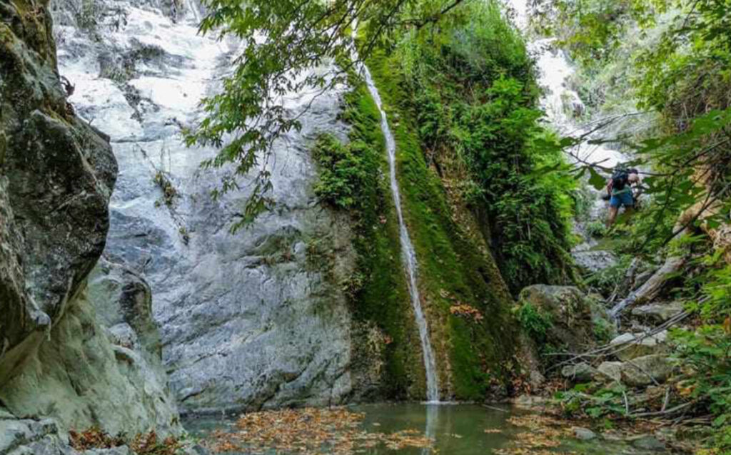 &laquo;&Kappa;&alpha;&tau;&alpha;&rho;&rho;ά&kappa;&tau;&eta;&sigmaf; &tau;&eta;&sigmaf; &Nu;&epsilon;&rho;ά&iota;&delta;&alpha;&sigmaf;&raquo;