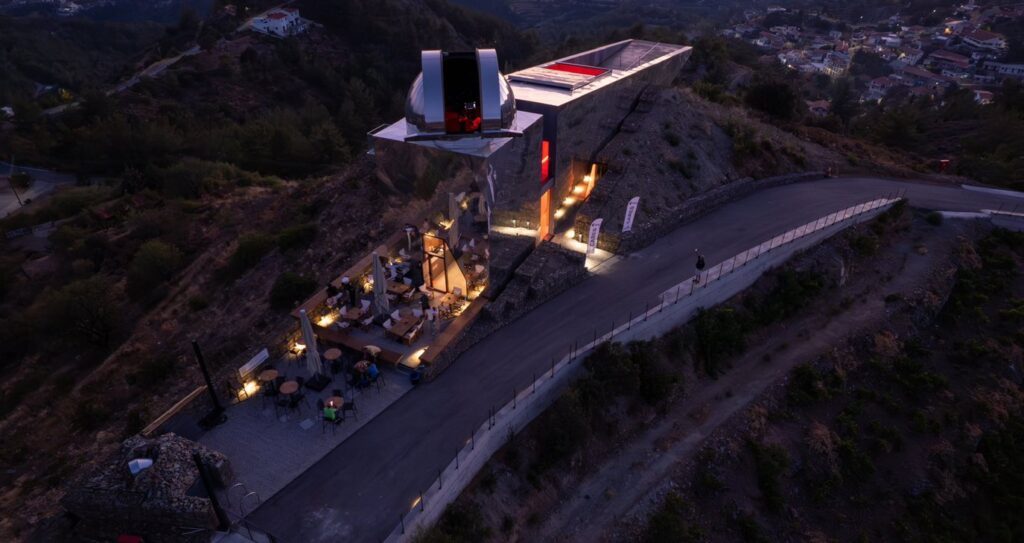 &Kappa;&rho;&alpha;&sigma;ί &mu;&epsilon; &tau;&rsquo; Ά&sigma;&tau;&rho;&alpha;: &Rho;&omicron;&mu;&alpha;&nu;&tau;&iota;&kappa;ή &Beta;&rh