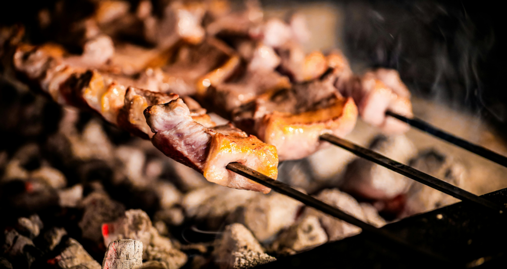 &Eta; &Pi;ά&phi;&omicron;&sigmaf; &gamma;&iota;&omicron;&rho;&tau;ά&zeta;&epsilon;&iota; &tau;&eta;&nu; &Tau;&sigma;&iota;&kappa;&nu;&omicron;&pi;έ&mu;&pi;&tau;&eta; &mu;&epsilon; &mu;&omicron;&upsilon;&sigma;&iota;&kappa;ή, &chi;&omicron;&rho;ό &kappa;&alpha;&iota; &delta;&omega;&rho;&epsilon;ά&nu; &phi;&alpha;&gamma;&eta;&tau;ό