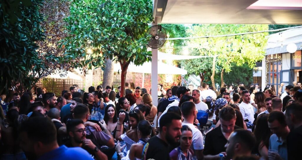 &Tau;&omicron; Grecophilia &epsilon;&pi;&iota;&sigma;&tau;&rho;έ&phi;&epsilon;&iota; &sigma;&tau;&eta;&nu; &alpha;&upsilon;&lambda;ή &gamma;&iota;&alpha; έ&nu;&alpha; &alpha;&nu;&epsilon;&beta;&alpha;&sigma;&tau;&iota;&kappa;ό event