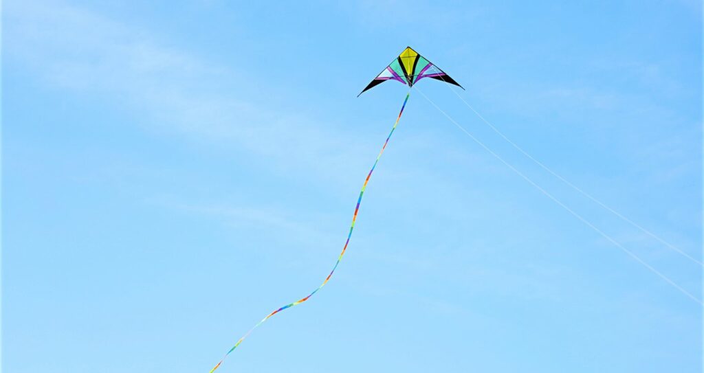 &Kappa;&alpha;&theta;&alpha;&rho;ά &Delta;&epsilon;&upsilon;&tau;έ&rho;&alpha; &sigma;&tau;&eta; &Lambda;ά&rho;&nu;&alpha;&kappa;&alpha;: &Gamma;&iota;&omicron;&rho;&tau;ή &mu;&epsilon; &pi;&alpha;&rho;ά&delta;&omicron;&sigma;&eta;, &mu;&omicron;&upsilon;&sigma;&iota;&kappa;ή &kappa;&alpha;&iota; &delta;&omega;&rho;&epsilon;ά&nu; &epsilon;&delta;έ&sigma;&mu;&alpha;&tau;&alpha; &sigma;&tau;&omicron; &Tau;&epsilon;&kappa;&kappa;έ