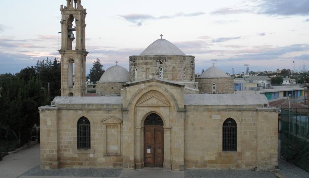 &Pi;&epsilon;&rho;&iota;&sigma;&tau;&epsilon;&rho;ώ&nu;&alpha; &Lambda;&epsilon;&upsilon;&kappa;&omega;&sigma;ί&alpha;&sigmaf;: Έ&nu;&alpha;&sigmaf; &tau;ό&pi;&omicron;&sigmaf; ό&pi;&omicron;&upsilon; &gamma;&eta;, &pi;ί&sigma;&tau;&eta; &kappa;&alpha;&iota; &iota;&sigma;&tau;&omicron;&rho;ί&alpha; &gamma;ί&nu;&omicron;&nu;&tau;&alpha;&iota; &mu;ί&alpha; &alpha;&phi;ή&gamma;&eta;&sigma;&eta;