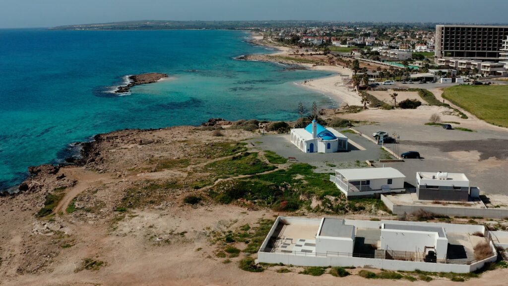 &Epsilon;&xi;&omega;&kappa;&lambda;ή&sigma;&iota; &Alpha;&gamma;ί&alpha;&sigmaf; &Theta;έ&kappa;&lambda;&alpha;&sigmaf; &sigma;&tau;&eta;&nu; &Epsilon;&pi;. &Alpha;&mu;&mu;&omicron;&chi;ώ&sigma;&tau;&omicron;&upsilon;: Έ&nu;&alpha;&sigmaf; &phi;ά&rho;&omicron;&sigmaf; &pi;ί&sigma;&tau;&eta;&sigmaf; &pi;&lambda;ά&iota; &sigma;&tau;&omicron; ά&pi;&epsilon;&iota;&rho;&omicron; &gamma;&alpha;&lambda;ά&zeta;&iota;&omicron; &tau;&eta;&sigmaf; &theta;ά&lambda;&alpha;&sigma;&sigma;&alpha;&sigmaf;