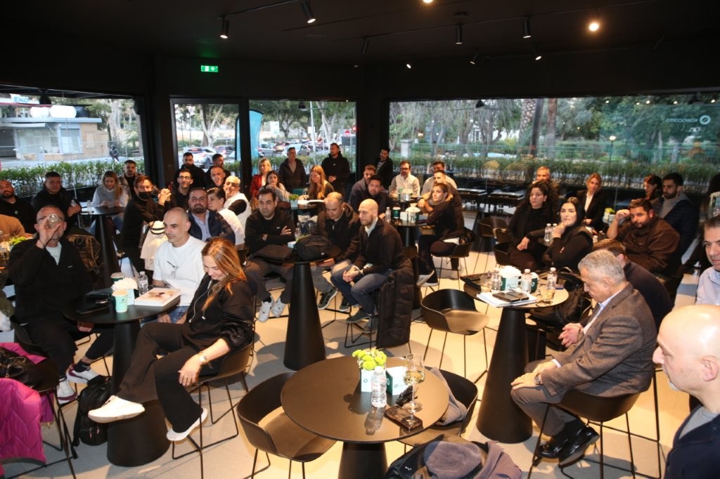 &Eta; Kawacom&rsquo;s &epsilon;&nu;&iota;&sigma;&chi;ύ&epsilon;&iota; &tau;&eta; &sigma;ύ&nu;&delta;&epsilon;&sigma;&eta; &tau;&omicron;&upsilon; &delta;&iota;&kappa;&tau;ύ&omicron;&upsilon; &tau;&eta;&sigmaf; &kappa;&alpha;&iota; &chi;&alpha;&rho;ά&zeta;&epsilon;&iota; &tau;&alpha; &epsilon;&pi;ό&mu;&epsilon;&nu;&alpha; &beta;ή&mu;&alpha;&tau;&alpha; &alpha;&nu;ά&pi;&tau;&upsilon;&xi;&eta;&sigmaf;