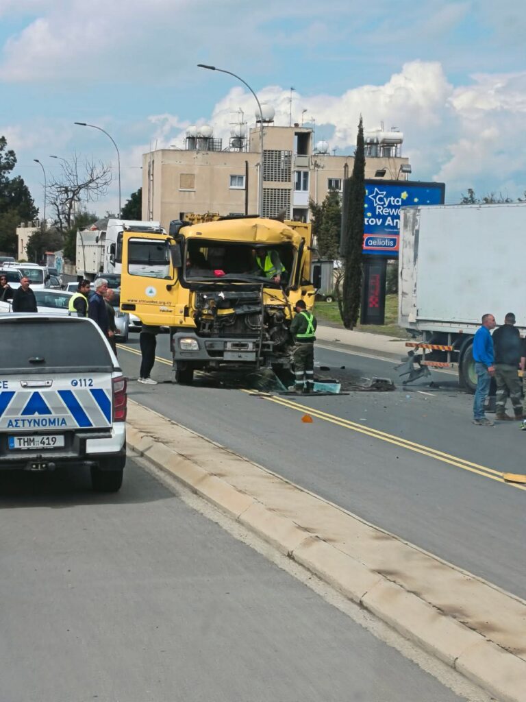 &Lambda;&Epsilon;&Upsilon;&Kappa;&Omega;&Sigma;&Iota;&Alpha;: &Chi;ά&omicron;&sigmaf; &sigma;&tau;&eta;&nu; &Sigma;&pi;ύ&rho;&omicron;&upsilon; &Kappa;&upsilon;&pi;&rho;&iota;&alpha;&nu;&omicron;ύ &mu;&epsilon;&tau;ά &alpha;&pi;ό &tau;&rho;&omicron;&chi;&alpha;ί&omicron; &mu;&epsilon; &phi;&omicron;&rho;&tau;&eta;&gamma;ό &ndash; &Kappa;&lambda;&epsilon;&iota;&sigma;&tau;ό&sigmaf; &omicron; &delta;&rho;ό&mu;&omicron;&sigmaf;-(&Phi;ώ&tau;&omicron;)