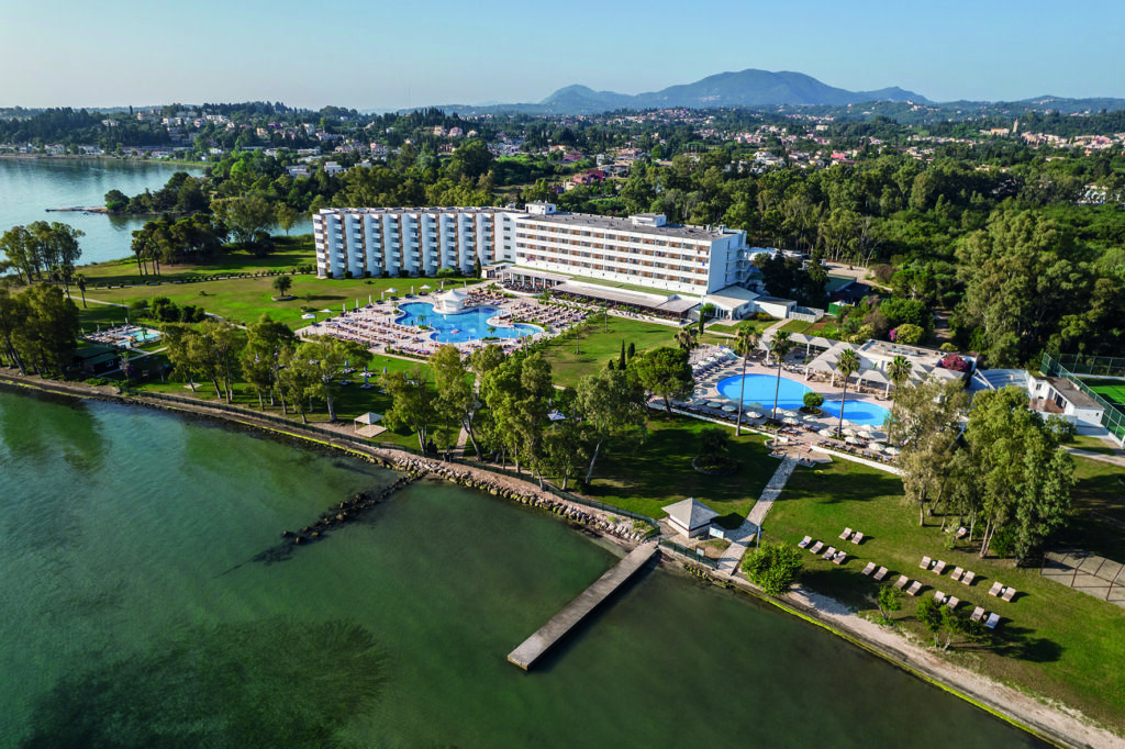 &Pi;&alpha;&sigma;&chi;&alpha;&lambda;&iota;&nu;έ&sigmaf; &Alpha;&pi;&omicron;&delta;&rho;ά&sigma;&epsilon;&iota;&sigmaf; &mu;&epsilon; &tau;&eta; Louis Hotels &sigma;&epsilon; &Kappa;ύ&pi;&rho;&omicron; &kappa;&alpha;&iota; &Epsilon;&lambda;&lambda;ά&delta;&alpha;!
