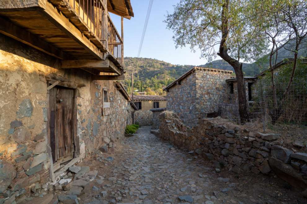 &Mu;&upsilon;&sigma;&tau;&iota;&kappa;ά &tau;&eta;&sigmaf; &Omicron;&rho;&epsilon;&iota;&nu;ή&sigmaf; &Lambda;&epsilon;&upsilon;&kappa;&omega;&sigma;ί&alpha;&sigmaf;: Έ&nu;&alpha; &tau;&alpha;&xi;ί&delta;&iota; &pi;&omicron;&upsilon; &theta;&alpha; &sigma;&epsilon; &mu;&alpha;&gamma;έ&psi;&epsilon;&iota;