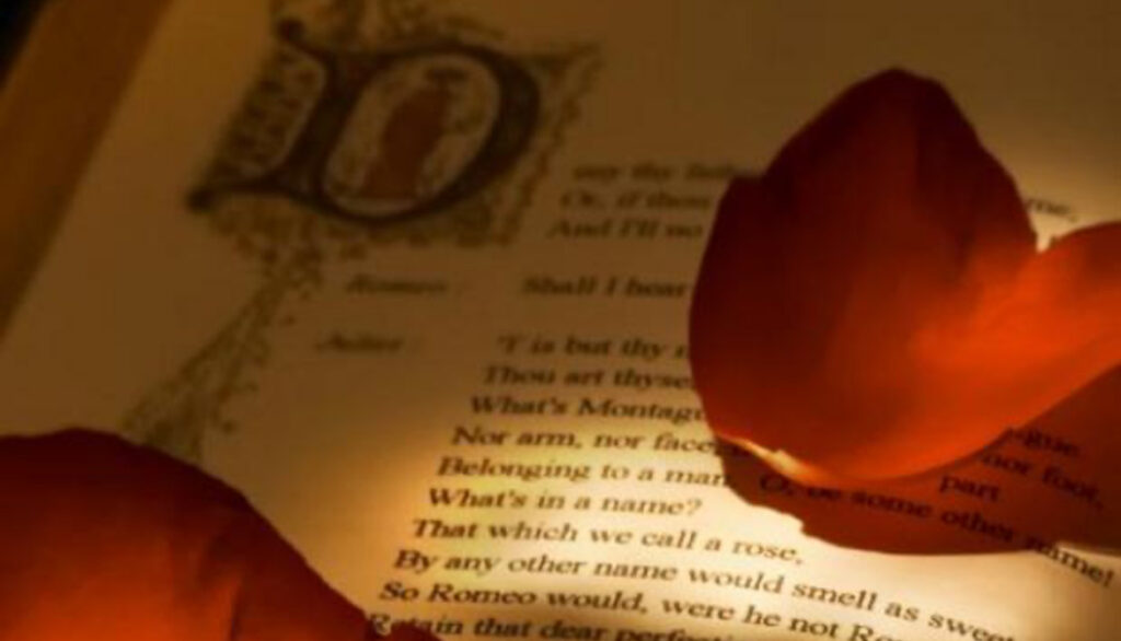 21 &Mu;&alpha;&rho;&tau;ί&omicron;&upsilon;: &Gamma;&iota;&alpha;&tau;ί &gamma;&iota;&omicron;&rho;&tau;ά&zeta;&omicron;&upsilon;&mu;&epsilon; &tau;&eta;&nu; &Pi;&alpha;&gamma;&kappa;ό&sigma;&mu;&iota;&alpha; &Eta;&mu;έ&rho;&alpha; &Pi;&omicron;ί&eta;&sigma;&eta;&sigmaf;;