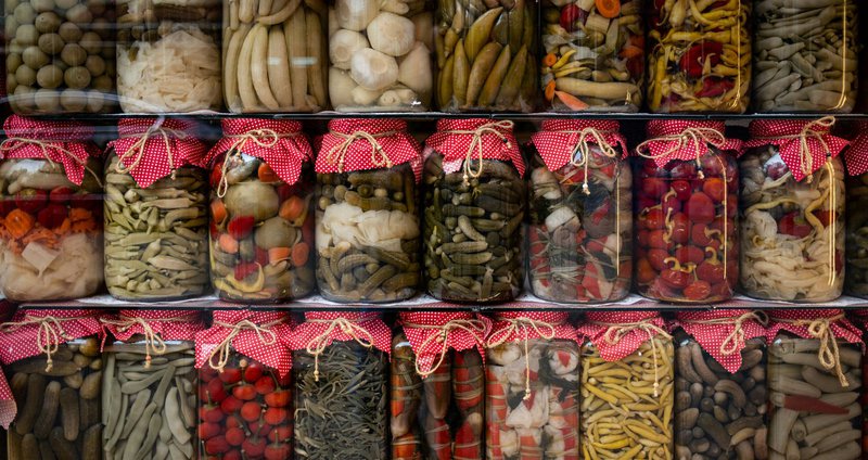 &Phi;&epsilon;&sigma;&tau;&iota;&beta;ά&lambda; &Pi;ί&kappa;&lambda;&alpha;&sigmaf; &sigma;&tau;&eta; &Lambda;&epsilon;&upsilon;&kappa;&omega;&sigma;ί&alpha;: &Eta; &pi;&iota;&omicron; &ldquo;&xi;&iota;&nu;ή&rdquo; έ&xi;&omicron;&delta;&omicron;&sigmaf; &tau;&eta;&sigmaf; 25&eta;&sigmaf; &Mu;&alpha;&rho;&tau;ί&omicron;&upsilon;