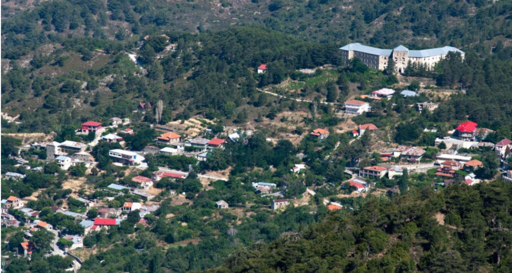 Δευτέρα του Πάσχα στον Πρόδρομο: Η πιο αυθεντική γιορτή στο βουνό