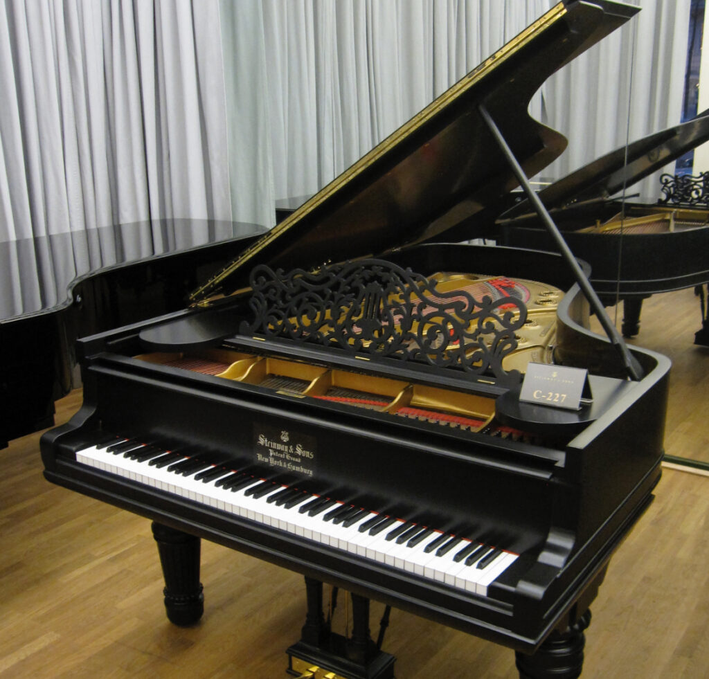 &ldquo;Le Piano Tour&rdquo; &sigma;&tau;&eta;&nu; &Pi;&lambda;&alpha;&tau;&epsilon;ί&alpha; &Epsilon;&lambda;&epsilon;&upsilon;&theta;&epsilon;&rho;ί&alpha;&sigmaf; &ndash; &Mu;&iota;&alpha; &beta;&rho;&alpha;&delta;&iota;ά &mu;&epsilon; ά&rho;&omega;&mu;&alpha; &Gamma;&alpha;&lambda;&lambda;ί&alpha;&sigmaf; &sigma;&tau;&eta; &Lambda;&epsilon;&upsilon;&kappa;&omega;&sigma;ί&alpha;