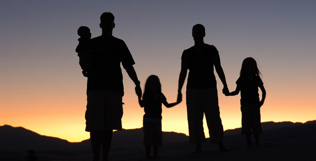 &Tau;&omicron; &nu;&alpha; &kappa;ά&nu;&epsilon;&iota;&sigmaf; &omicron;&iota;&kappa;&omicron;&gamma;έ&nu;&epsilon;&iota;&alpha; &sigma;&tau;&eta;&nu; &Kappa;ύ&pi;&rho;&omicron; έ&gamma;&iota;&nu;&epsilon; &pi;&omicron;&lambda;&upsilon;&tau;έ&lambda;&epsilon;&iota;&alpha;;