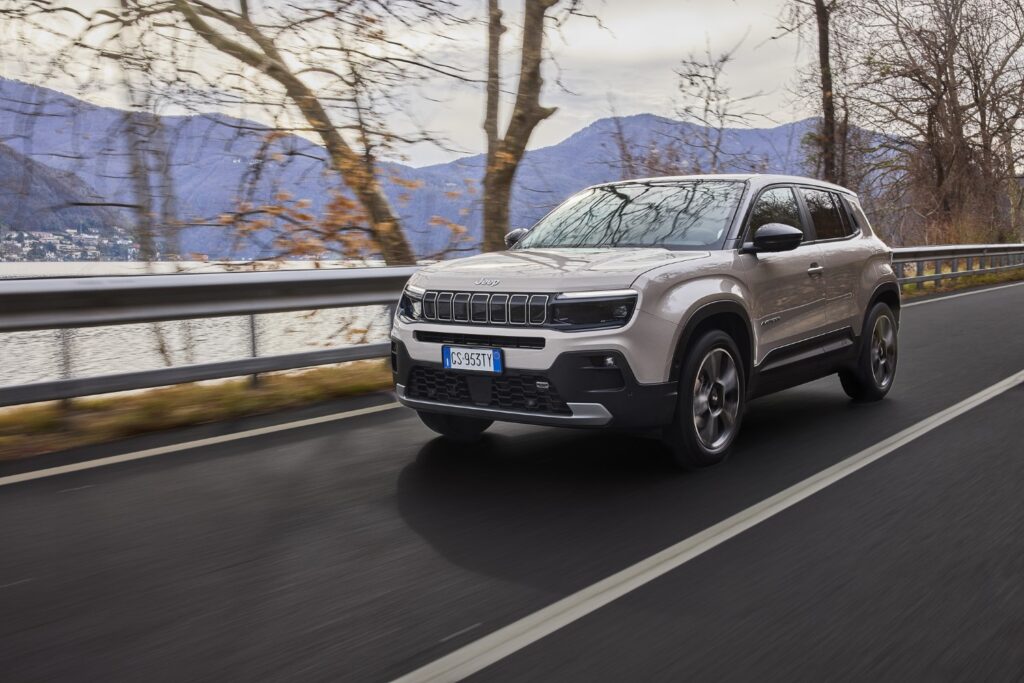 To Jeep Avenger e-hybrid &tau;ώ&rho;&alpha; &kappa;&alpha;&lambda;ύ&tau;&epsilon;&rho;&omicron; &alpha;&pi;ό &pi;&omicron;&tau;έ ! &Alpha;&pi;ό &euro;22.900