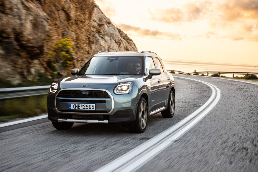 &Epsilon;&iota;&delta;&iota;&kappa;ή &tau;&iota;&mu;ή &gamma;&iota;&alpha; &tau;&omicron; MINI Countryman &mu;&epsilon; έ&nu;&alpha; &pi;&lambda;&omicron;ύ&sigma;&iota;&omicron; &pi;&alpha;&kappa;έ&tau;&omicron; &epsilon;&xi;&omicron;&pi;&lambda;&iota;&sigma;&mu;&omicron;ύ
