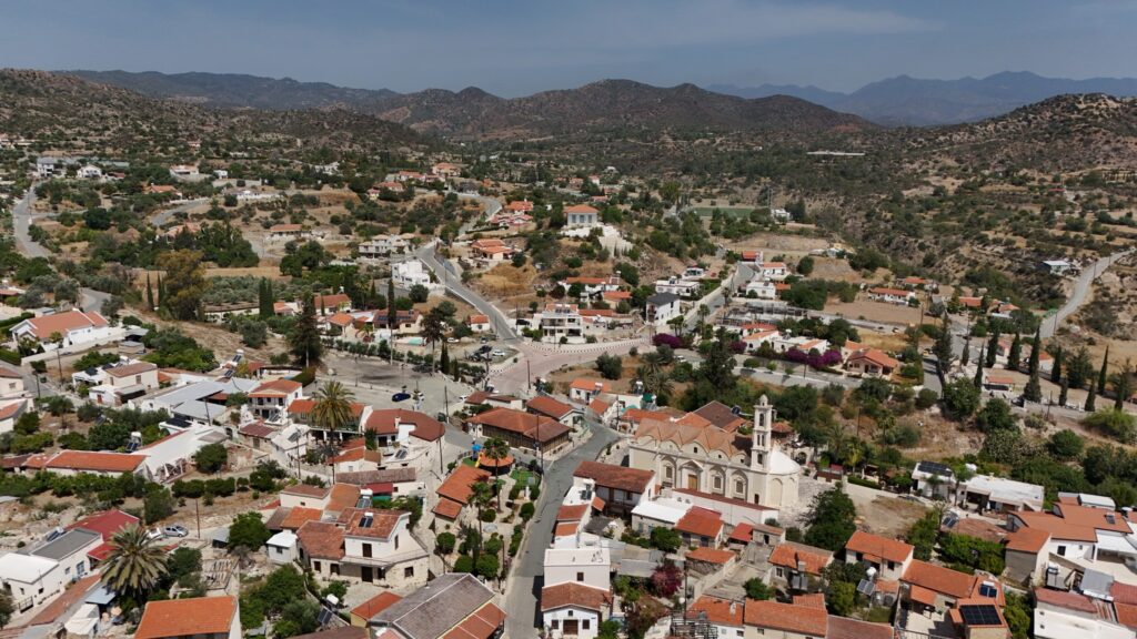 &Alpha;&sigma;&gamma;ά&tau;&alpha;: &Kappa;&rho;&upsilon;&mu;&mu;έ&nu;&alpha; &mu;&omicron;&nu;&omicron;&pi;ά&tau;&iota;&alpha; &tau;&eta;&sigmaf; &phi;ύ&sigma;&eta;&sigmaf; &kappa;&alpha;&iota; &zeta;&omega;&nu;&tau;&alpha;&nu;έ&sigmaf; &epsilon;&mu;&pi;&epsilon;&iota;&rho;ί&epsilon;&sigmaf;