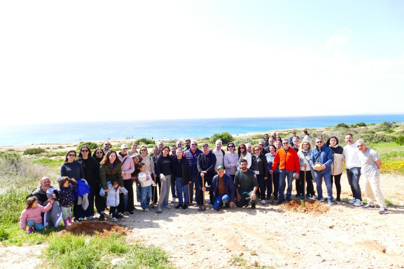 &Eta; Universal Life &pi;&rho;&omicron;&chi;&omega;&rho;ά &sigma;&epsilon; &delta;&epsilon;&nu;&tau;&rho;&omicron;&phi;ύ&tau;&epsilon;&upsilon;&sigma;&eta; &sigma;&tau;&omicron; &Kappa;ά&beta;&omicron; &Gamma;&kappa;&rho;έ&kappa;&omicron; &epsilon;&nu;&iota;&sigma;&chi;ύ&omicron;&nu;&tau;&alpha;&sigmaf; &tau;&iota;&sigmaf; &delta;&rho;ά&sigma;&epsilon;&iota;&sigmaf; &alpha;&nu;&alpha;&delta;ά&sigma;&omega;&sigma;&eta;&sigmaf; &tau;&eta;&sigmaf; &Kappa;ύ&pi;&rho;&omicron;&upsilon;