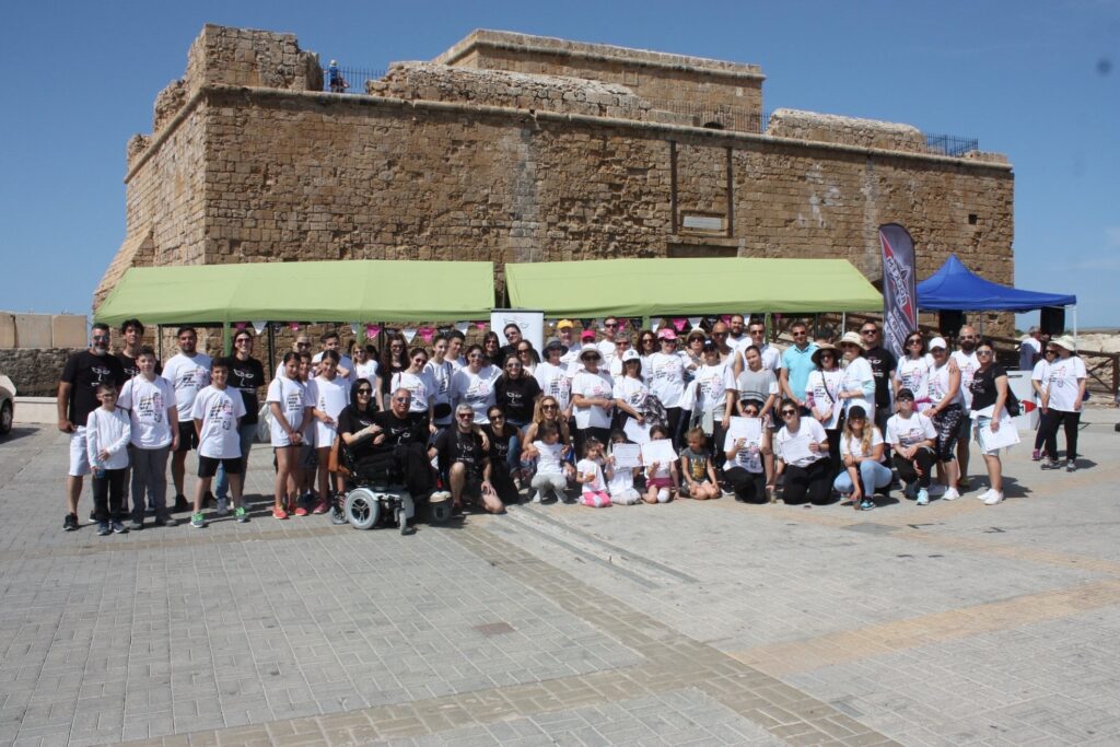 &Phi;&iota;&lambda;&alpha;&nu;&theta;&rho;&omega;&pi;&iota;&kappa;ή &pi;&omicron;&rho;&epsilon;ί&alpha; &sigma;&tau;&eta;&nu; &Pi;ά&phi;&omicron; &sigma;&tau;&eta; &mu;&nu;ή&mu;&eta; &tau;&eta;&sigmaf; &Delta;&rho;. &Gamma;&iota;ώ&tau;&alpha;&sigmaf; &Delta;&eta;&mu;&eta;&tau;&rho;ί&omicron;&upsilon; &ndash; &Theta;ύ&mu;&alpha; &theta;&alpha;&nu;&alpha;&tau;&eta;&phi;ό&rho;&omicron;&upsilon; &tau;&rho;&omicron;&chi;&alpha;ί&omicron;&upsilon; &alpha;&pi;ό &mu;&epsilon;&theta;&upsilon;&sigma;&mu;έ&nu;&omicron; &omicron;&delta;&eta;&gamma;ό