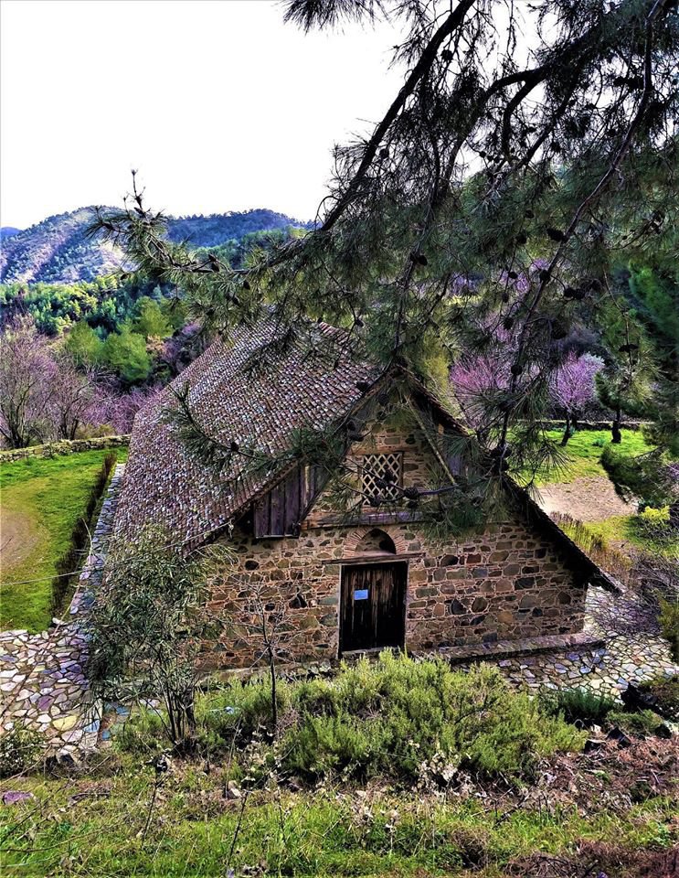 &Tau;ί&mu;&iota;&omicron;&sigmaf; &Sigma;&tau;&alpha;&upsilon;&rho;ό&sigmaf; &tau;&omicron;&upsilon; &Alpha;&gamma;&iota;&alpha;&sigma;&mu;ά&tau;&iota;: &Tau;&omicron; &kappa;&rho;&upsilon;&mu;&mu;έ&nu;&omicron; &mu;&nu;&eta;&mu;&epsilon;ί&omicron; &tau;&eta;&sigmaf; UNESCO &sigma;&tau;&omicron; &Tau;&rho;ό&omicron;&delta;&omicron;&sigmaf; &pi;&omicron;&upsilon; &alpha;&nu;&omicron;ί&gamma;&epsilon;&iota; &mu;ό&nu;&omicron; &gamma;&iota;&alpha; ό&sigma;&omicron;&upsilon;&sigmaf; &tau;&omicron; &alpha;&nu;&alpha;&zeta;&eta;&tau;ή&sigma;&omicron;&upsilon;&nu;