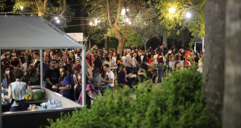 Seaside Street Food Festival 2026: &Delta;ύ&omicron; &tau;&rho;&iota;ή&mu;&epsilon;&rho;&alpha; &gamma;&epsilon;&mu;ά&tau;&alpha; &gamma;&epsilon;ύ&sigma;&epsilon;&iota;&sigmaf;