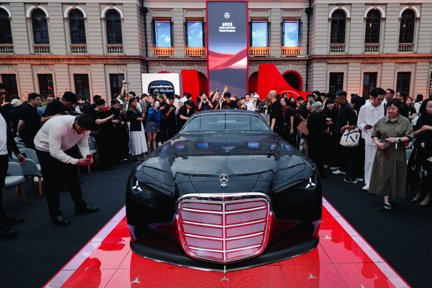 To Vision Iconic είναι το όραμα της Mercedes-Benz για το αύριο της ...