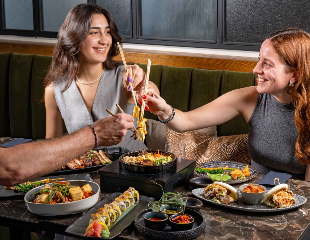 Taste the Asian Fusion &sigma;&tau;&omicron; Akakiko!