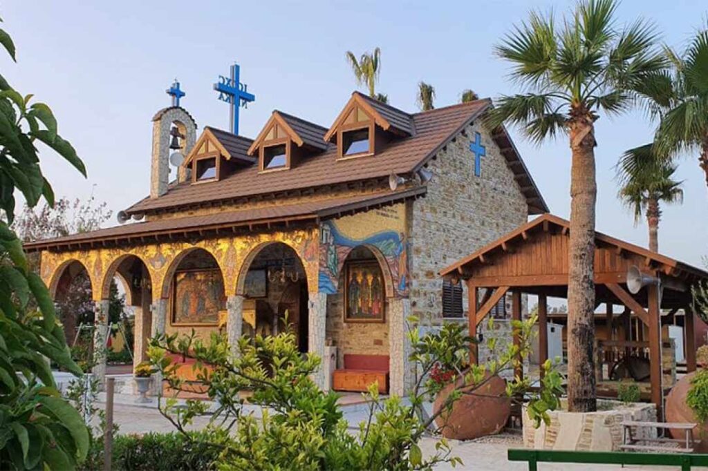 Το Περιβόλι του Αγίου Λαζάρου: Ένας τόπος γαλήνης και πίστης στη Δρομολαξιά