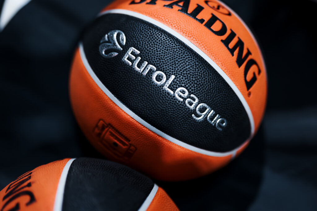 10 &sigma;&tau;&omicron; Final Four &mu;&epsilon; &tau;&eta;&nu; &Tau;&rho;ά&pi;&epsilon;&zeta;&alpha; &Kappa;ύ&pi;&rho;&omicron;&upsilon;