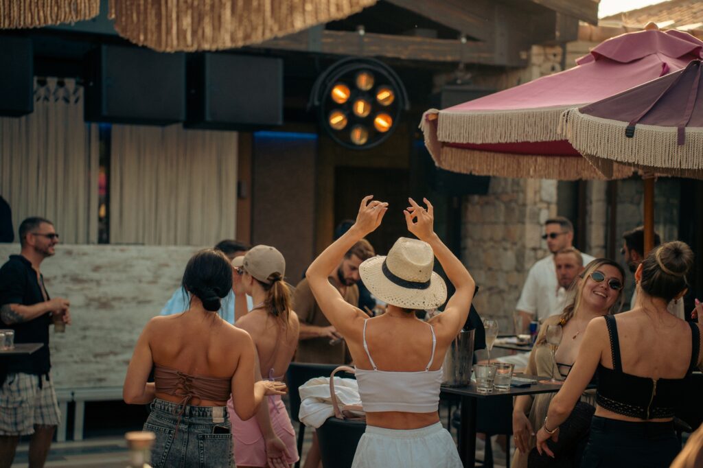 &Tau;&omicron; Columbia Sun &delta;ί&nu;&epsilon;&iota; &tau;&omicron;&nu; &rho;&upsilon;&theta;&mu;ό &sigma;&tau;&omicron; &pi;&rho;ώ&tau;&omicron; hot weekend &tau;&omicron;&upsilon; &kappa;&alpha;&lambda;&omicron;&kappa;&alpha;&iota;&rho;&iota;&omicron;ύ