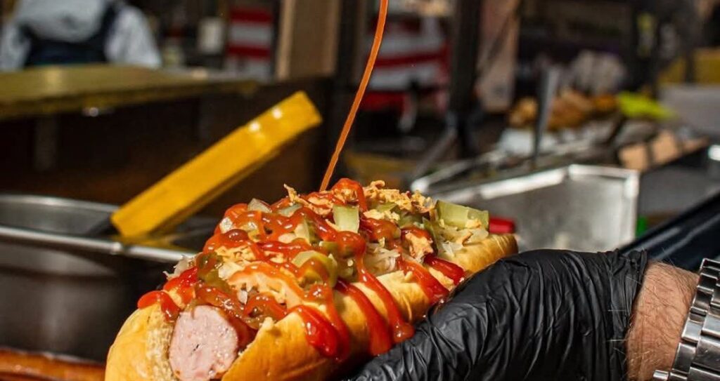 &Tau;&omicron;&upsilon; &Pi;&omicron;&tau;&alpha;&mu;&omicron;ύ &tau;&omicron; Street Food: &Eta; &pi;&iota;&omicron; &omega;&rho;&alpha;ί&alpha; &alpha;&phi;&omicron;&rho;&mu;ή &gamma;&iota;&alpha; έ&xi;&omicron;&delta;&omicron;