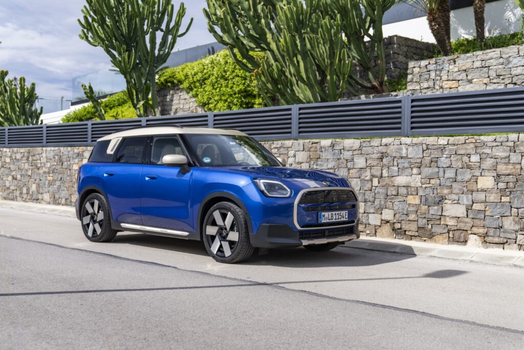 &Tau;&omicron; MINI Countryman E &mu;&epsilon; &pi;ά&nu;&omega; &alpha;&pi;ό 500 &chi;&iota;&lambda;&iota;ό&mu;&epsilon;&tau;&rho;&alpha; &alpha;&mu;&iota;&gamma;ώ&sigmaf; &eta;&lambda;&epsilon;&kappa;&tau;&rho;&iota;&kappa;ή &alpha;&upsilon;&tau;&omicron;&nu;&omicron;&mu;ί&alpha;