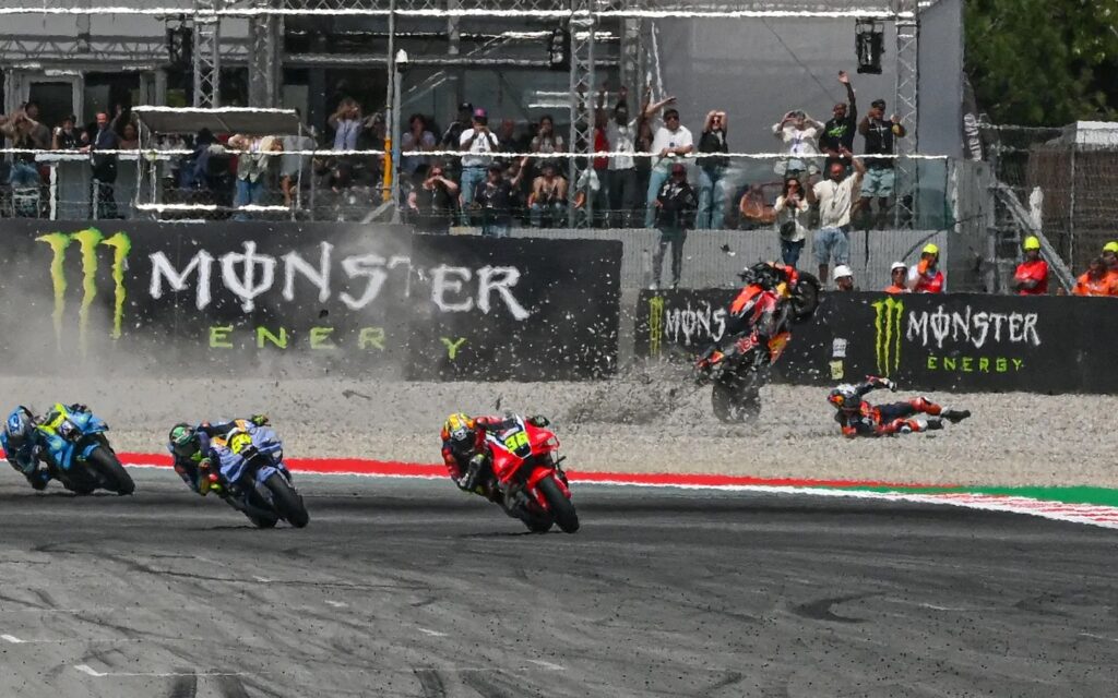 Di Giannantonio &xi;&alpha;&nu;ά &nu;&iota;&kappa;&eta;&tau;ή&sigmaf; &sigma;&epsilon; έ&nu;&alpha; &chi;&alpha;&omicron;&tau;&iota;&kappa;ό &Kappa;&alpha;&tau;&alpha;&lambda;&alpha;&nu;&iota;&kappa;ό Grand Prix