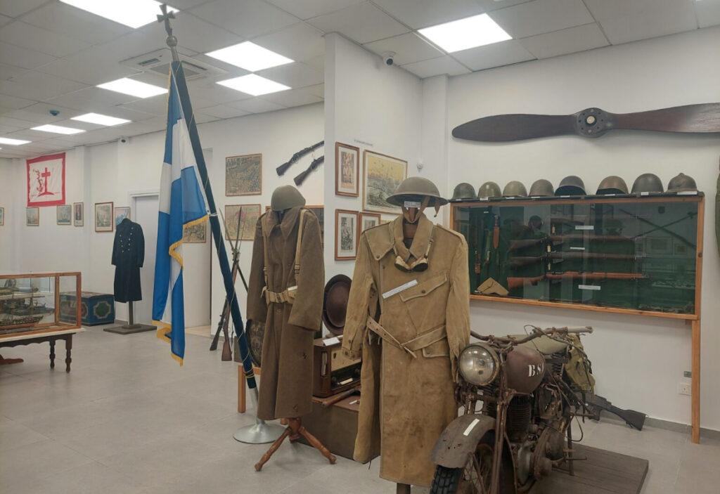 &Delta;&eta;&mu;&omicron;&tau;&iota;&kappa;ό &Epsilon;&theta;&nu;&iota;&kappa;ό &Iota;&sigma;&tau;&omicron;&rho;&iota;&kappa;ό &Mu;&omicron;&upsilon;&sigma;&epsilon;ί&omicron; &Pi;&alpha;&rho;&alpha;&lambda;&iota;&mu;&nu;ί&omicron;&upsilon;: Έ&nu;&alpha; &tau;&alpha;&xi;ί&delta;&iota; &sigma;&tau;&eta;&nu; &iota;&sigma;&tau;&omicron;&rho;ί&alpha; &tau;&eta;&sigmaf; &Kappa;ύ&pi;&rho;&omicron;&upsilon; &kappa;&alpha;&iota; &tau;&eta;&sigmaf; &Epsilon;&lambda;&lambda;ά&delta;&alpha;&sigmaf;