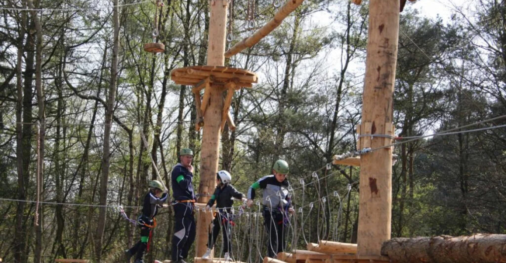 Marina&rsquo;s Adventure Park &ndash; Ό&tau;&alpha;&nu; &eta; &Kappa;&alpha;&kappa;&omicron;&pi;&epsilon;&tau;&rho;&iota;ά &gamma;ί&nu;&epsilon;&tau;&alpha;&iota; &pi;&alpha;&iota;&chi;&nu;ί&delta;&iota;, &pi;&epsilon;&rho;&iota;&pi;έ&tau;&epsilon;&iota;&alpha; &kappa;&alpha;&iota; &omicron;&iota;&kappa;&omicron;&gamma;&epsilon;&nu;&epsilon;&iota;&alpha;&kappa;ή &alpha;&nu;ά&mu;&nu;&eta;&sigma;&eta;