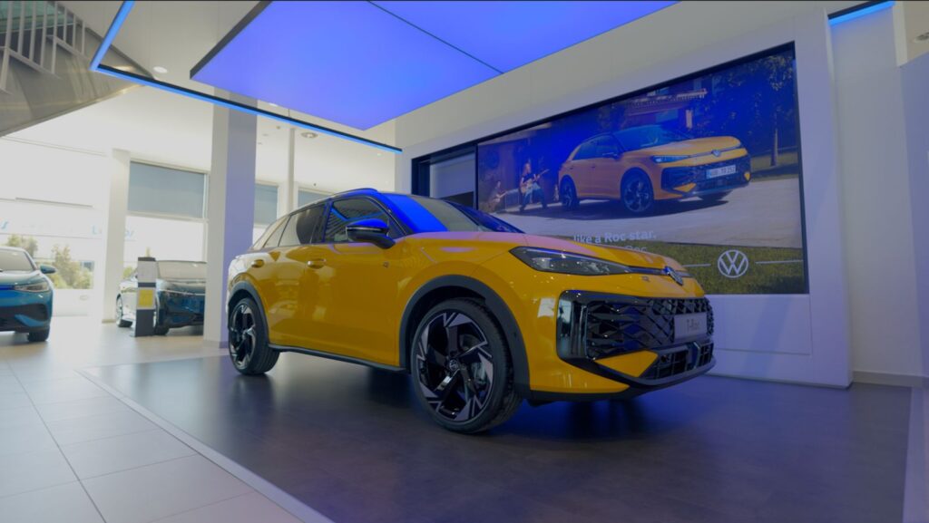 &Tau;&omicron; &nu;έ&omicron; Volkswagen T-Roc &alpha;&pi;&omicron;&kappa;&alpha;&lambda;ύ&pi;&tau;&epsilon;&iota; &tau;&omicron;&nu; ROC &chi;&alpha;&rho;&alpha;&kappa;&tau;ή&rho;&alpha; &tau;&omicron;&upsilon; &sigma;&epsilon; &mu;&iota;&alpha; &alpha;&pi;&omicron;&kappa;&lambda;&epsilon;&iota;&sigma;&tau;&iota;&kappa;ή &omicron;&delta;&eta;&gamma;&iota;&kappa;ή &epsilon;&mu;&pi;&epsilon;&iota;&rho;ί&alpha;