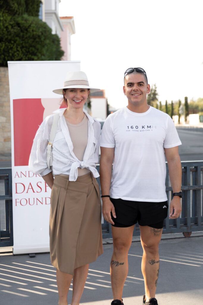 &Eta; Exinity &kappa;&alpha;&iota; &tau;&omicron; Andrey Julia Dashin&rsquo;s Foundation &sigma;&tau;&eta;&rho;ί&zeta;&omicron;&upsilon;&nu; &tau;&omicron;&nu; &Phi;&