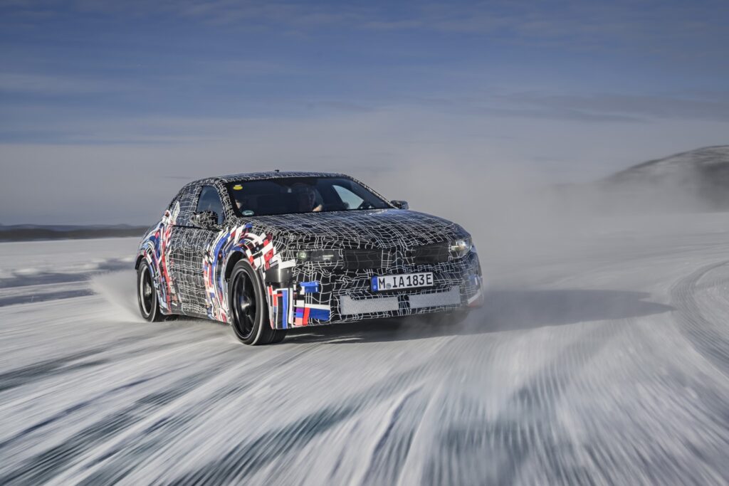 &Eta; BMW M &mu;&pi;&alpha;ί&nu;&epsilon;&iota; &sigma;&tau;&eta;&nu; &eta;&lambda;&epsilon;&kappa;&tau;&rho;&iota;&kappa;ή &epsilon;&pi;&omicron;&chi;ή &chi;&omega;&rho;ί&sigmaf; &sigma;&upsilon;&mu;&beta;&iota;&beta;&alpha;&sigma;&mu;&omicron;ύ&sigmaf; &sigma;&tau;&iota;&sigmaf; &epsilon;&pi;&iota;&delta;ό&sigma;&epsilon;&iota;&sigmaf;