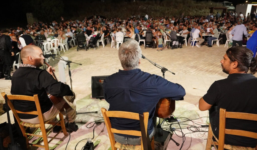 &Kappa;&rho;&eta;&tau;&iota;&kappa;ή &beta;&rho;&alpha;&delta;&iota;ά &sigma;&tau;&omicron;&nu; &Delta;&epsilon;&lambda;ί&kappa;&eta;&pi;&omicron; &gamma;&iota;&alpha; &tau;&eta; &gamma;&iota;&omicron;&rho;&tau;ή &tau;&omicron;&upsilon; &Chi;&rho;&upsilon;&sigma;&omicron;&sigma;ώ&tau;&eta;&rho;&omicron;&sigmaf; &ndash; &Mu;&omicron;&upsilon;&sigma;&iota;&kappa;ή, &chi;&omicron;&rho;ό&sigmaf; &kappa;&alpha;&iota; &omicron;&phi;&tau;ό &kappa;&lambda;έ&phi;&tau;&iota;&kappa;&omicron;