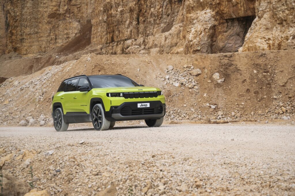 &Eta; Jeep &delta;&iota;&alpha;&kappa;&omega;&mu;&omega;&delta;&epsilon;ί &tau;&eta; &mu;ό&delta;&alpha; &tau;&omega;&nu; SUV &kappa;&alpha;&iota; &beta;ά&zeta;&epsilon;&iota; &tau;&eta;&nu; &alpha;&upsilon;&theta;&epsilon;&nu;&tau;&iota;&kappa;ό&tau;&eta;&tau;&alpha; &sigma;&tau;&omicron; &epsilon;&pi;ί&kappa;&epsilon;&nu;&tau;&rho;&omicron;