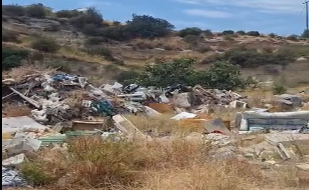 &Alpha;&pi;&alpha;&rho;ά&delta;&epsilon;&kappa;&tau;&eta; &epsilon;&iota;&kappa;ό&nu;&alpha; έ&xi;&omega; &alpha;&pi;ό &tau;&omicron; &Kappa;&omicron;&iota;&mu;&eta;&tau;ή&rho;&iota;&omicron; &Pi;&omicron;&lambda;&epsilon;&mu;&iota;&delta;&iota;ώ&nu; &ndash; Έ&chi;&epsilon;&iota; &mu;&epsilon;&tau;&alpha;&tau;&rho;&alpha;&pi;&epsilon;ί &sigma;&epsilon; &sigma;&kappa;&omicron;&upsilon;&pi;&iota;&delta;ό&tau;&omicron;&pi;&omicron;-(Bί&nu;&tau;&epsilon;&omicron;)